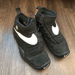 Nike Shake Ndestrukt Black& White Sneakers
